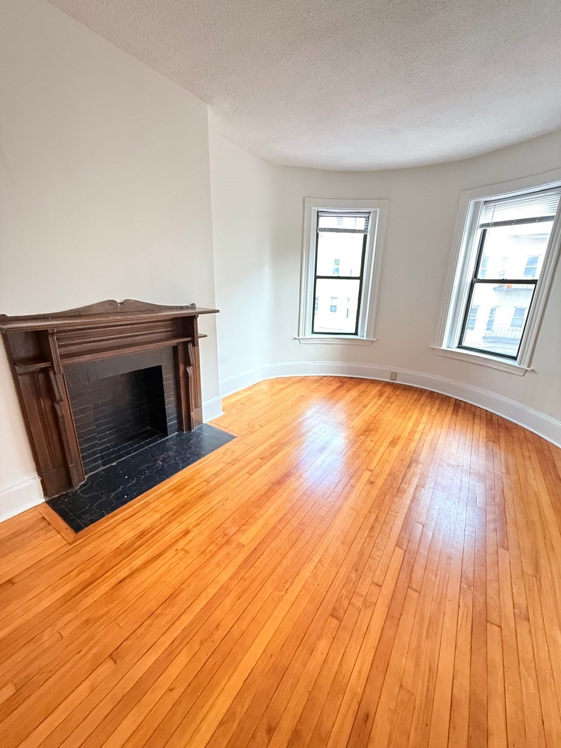 21 Hemenway St 3