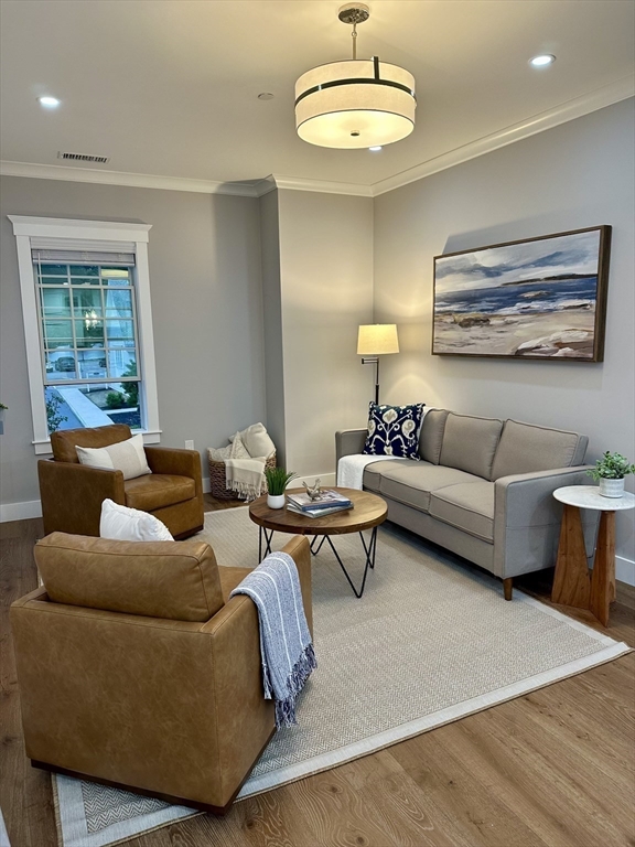 298 Washington St 208