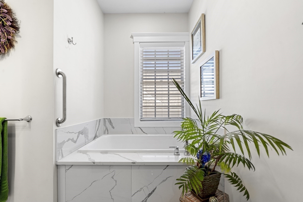 Westwood, Massachusetts 02090, United States, 2 Bedrooms Bedrooms, ,2 BathroomsBathrooms,Residential,Active,105796