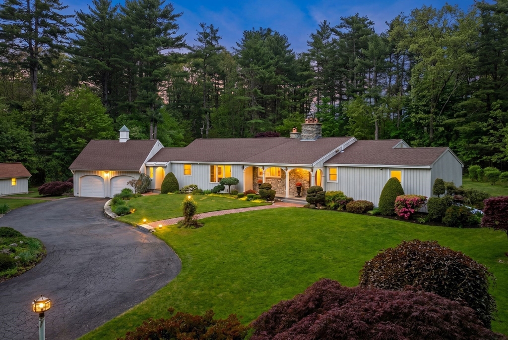 15 Lockwood Ln