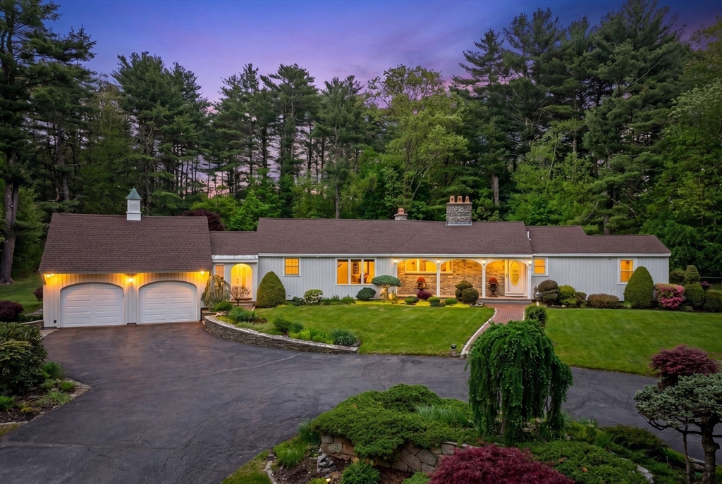 15 Lockwood Ln
