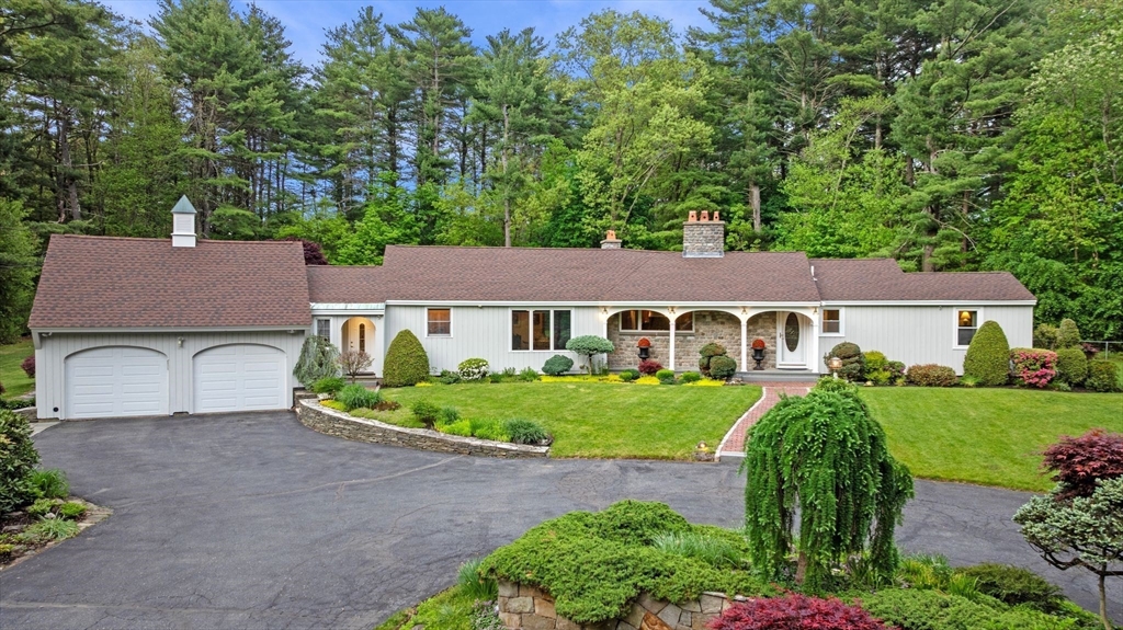 15 Lockwood Ln
