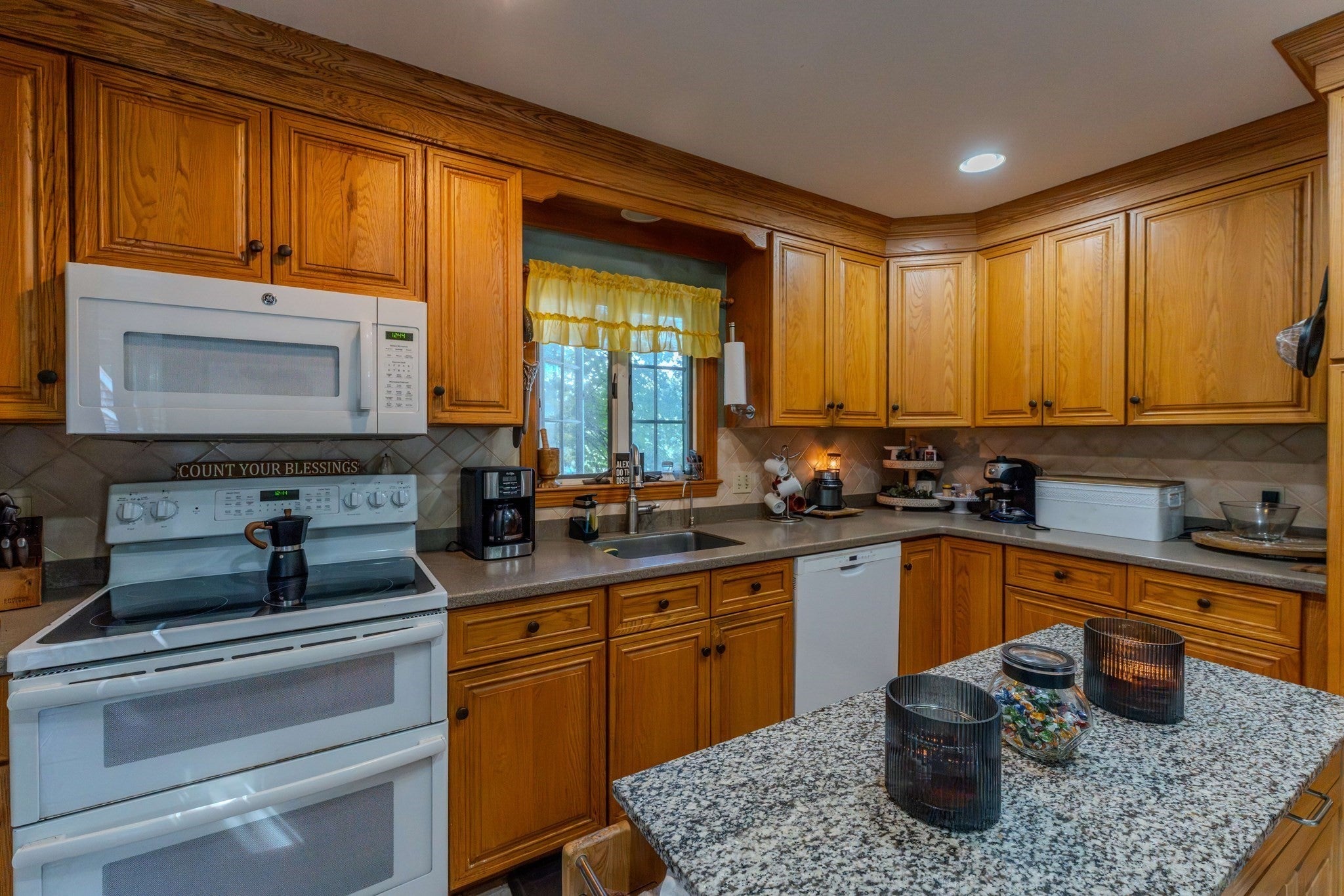 135 Thurber Ave, Somerset, MA, 135 Thurber Ave, Somerset, MA Photo #18