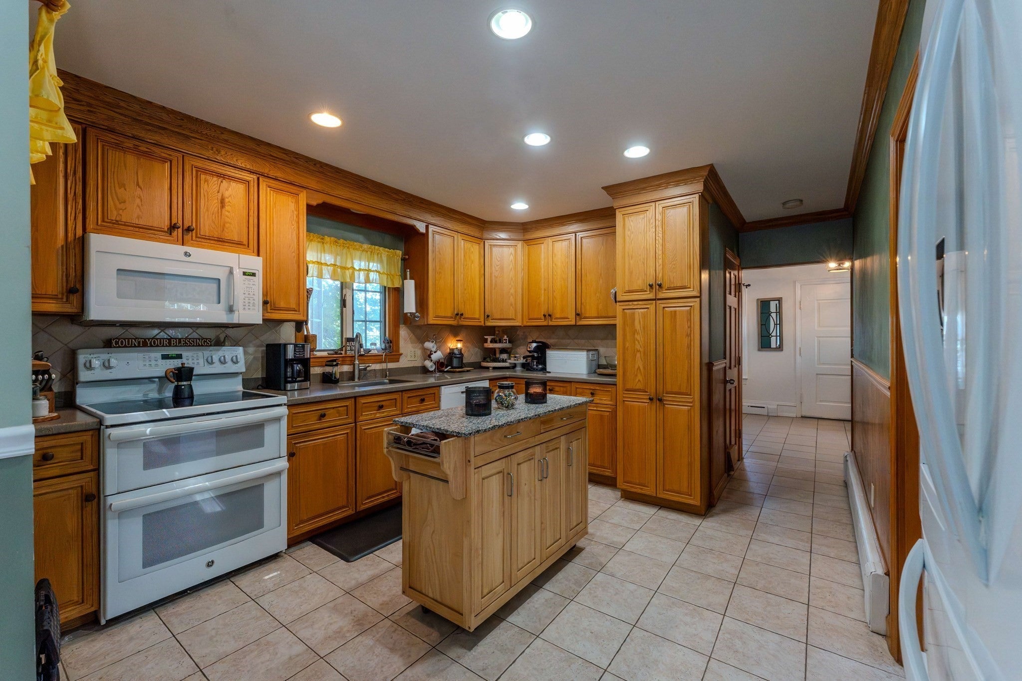 135 Thurber Ave, Somerset, MA, 135 Thurber Ave, Somerset, MA Photo #17