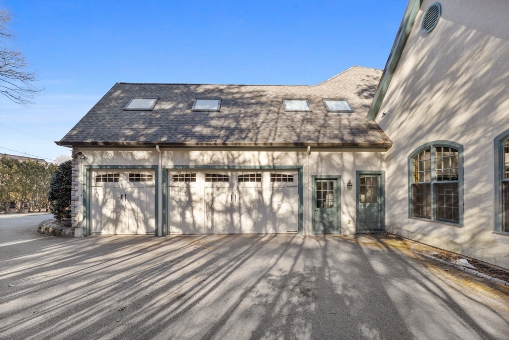 26 Swan Road