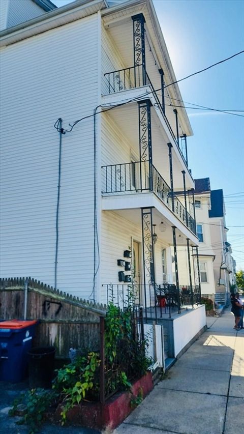 Photo of 82 Crapo St Unit 4 St, New Bedford, MA 02740 (MLS # 73442260) Photo of 82 Crapo St Unit 4 St, New Bedford, MA 02740 (MLS # 73442260)
