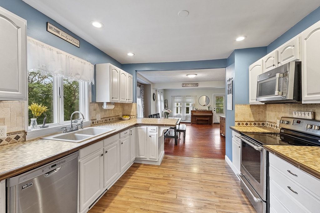 109 Swett Hill Rd