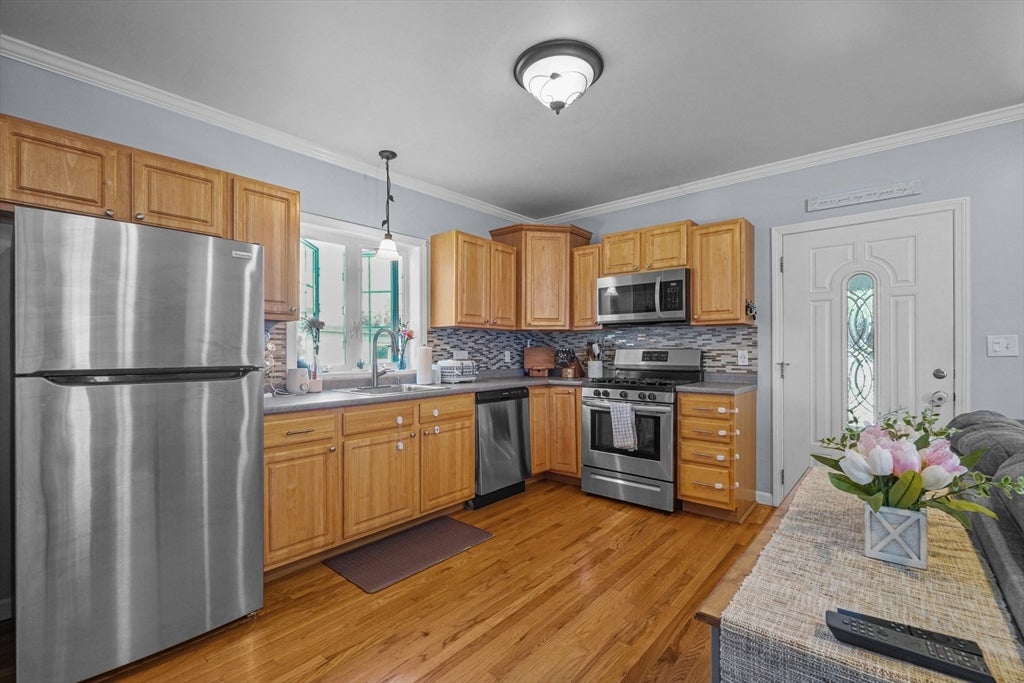 249 Baird St, Fall River, MA, 249 Baird St, Fall River, MA Photo #4