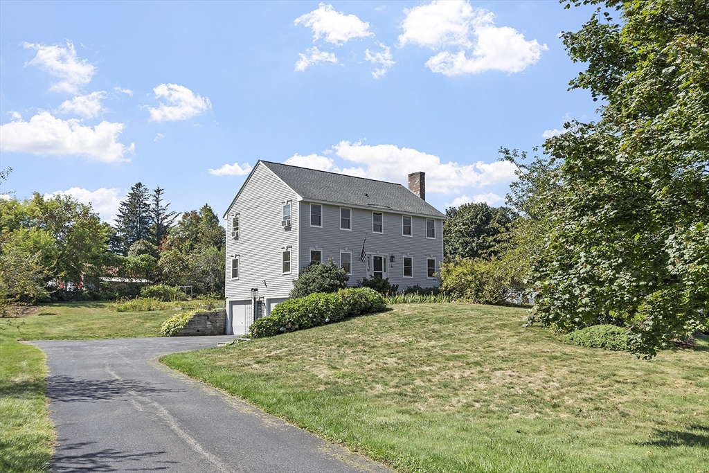 6 Ashton Ln