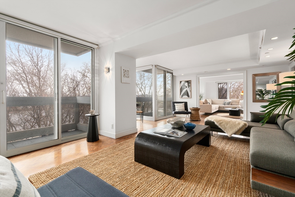 975 Memorial Drive 509