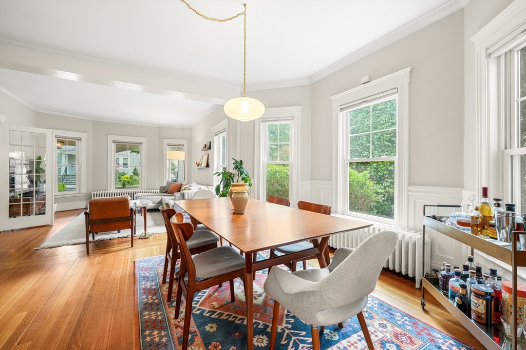 Newton, Massachusetts 02467, United States, 4 Bedrooms Bedrooms, ,3 BathroomsBathrooms,Residential,Contingent,143624