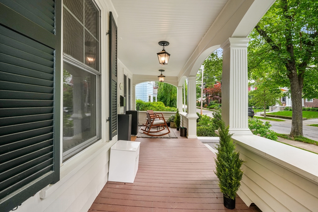 Newton, Massachusetts 02467, United States, 4 Bedrooms Bedrooms, ,3 BathroomsBathrooms,Residential,Contingent,143624