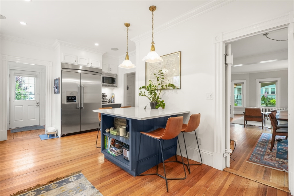 Newton, Massachusetts 02467, United States, 4 Bedrooms Bedrooms, ,3 BathroomsBathrooms,Residential,Contingent,143624