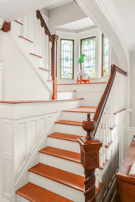 Newton, Massachusetts 02467, United States, 4 Bedrooms Bedrooms, ,3 BathroomsBathrooms,Residential,Contingent,143624