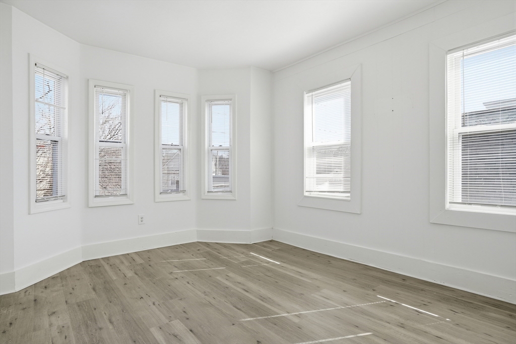 43 Wamesit St, Lowell, MA Photo #21