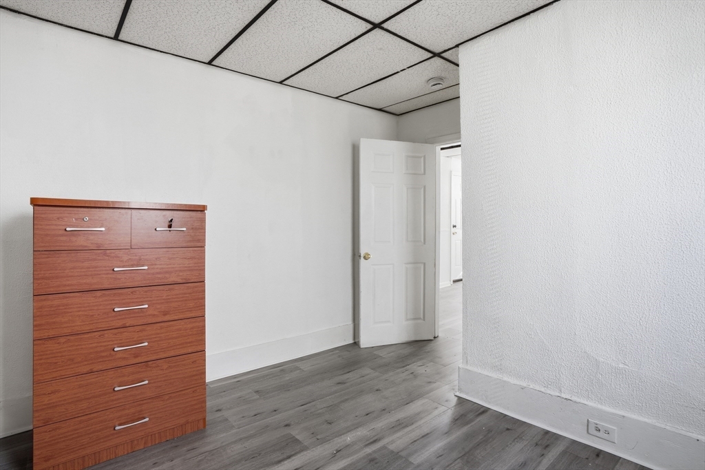 43 Wamesit St, Lowell, MA Photo #32