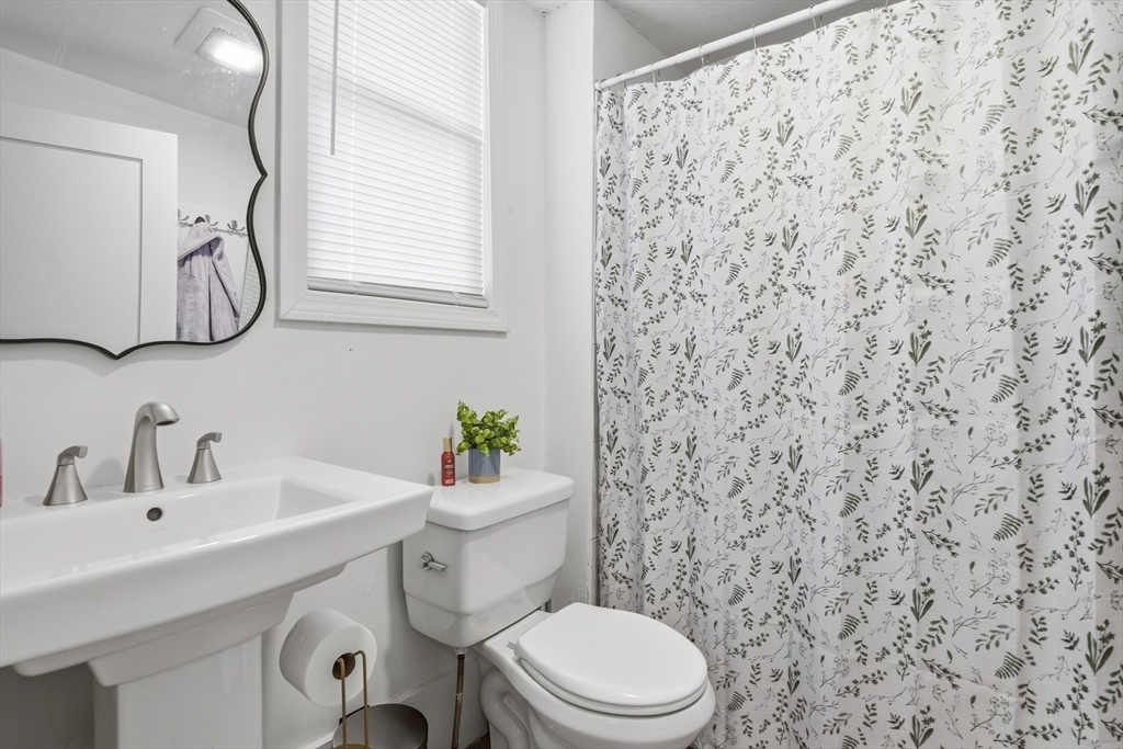 43 Wamesit St, Lowell, MA Photo #18