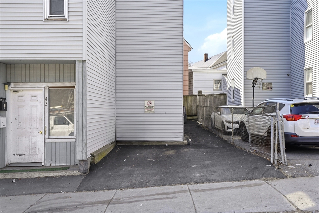43 Wamesit St, Lowell, MA Photo #34