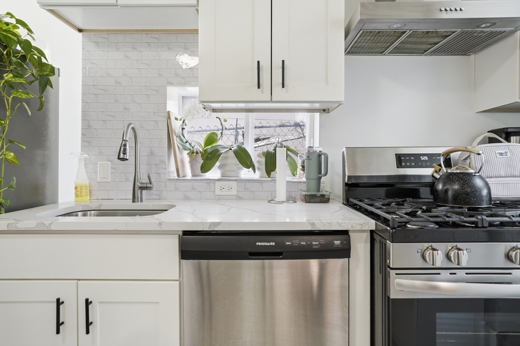43 Wamesit St, Lowell, MA Photo #16