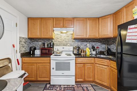 29 Auna Dr 3 Brockton MA 02301