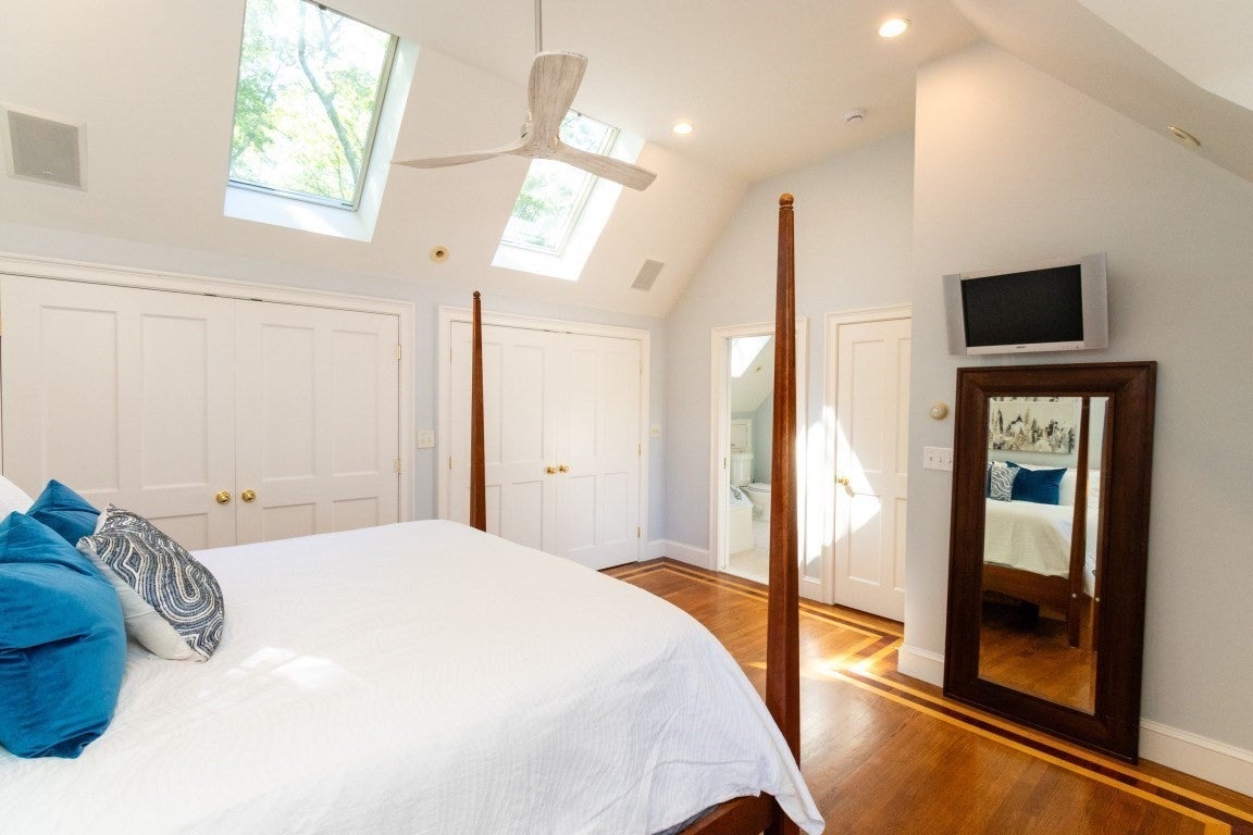 30 Sarah St, Burlington, MA Photo #19