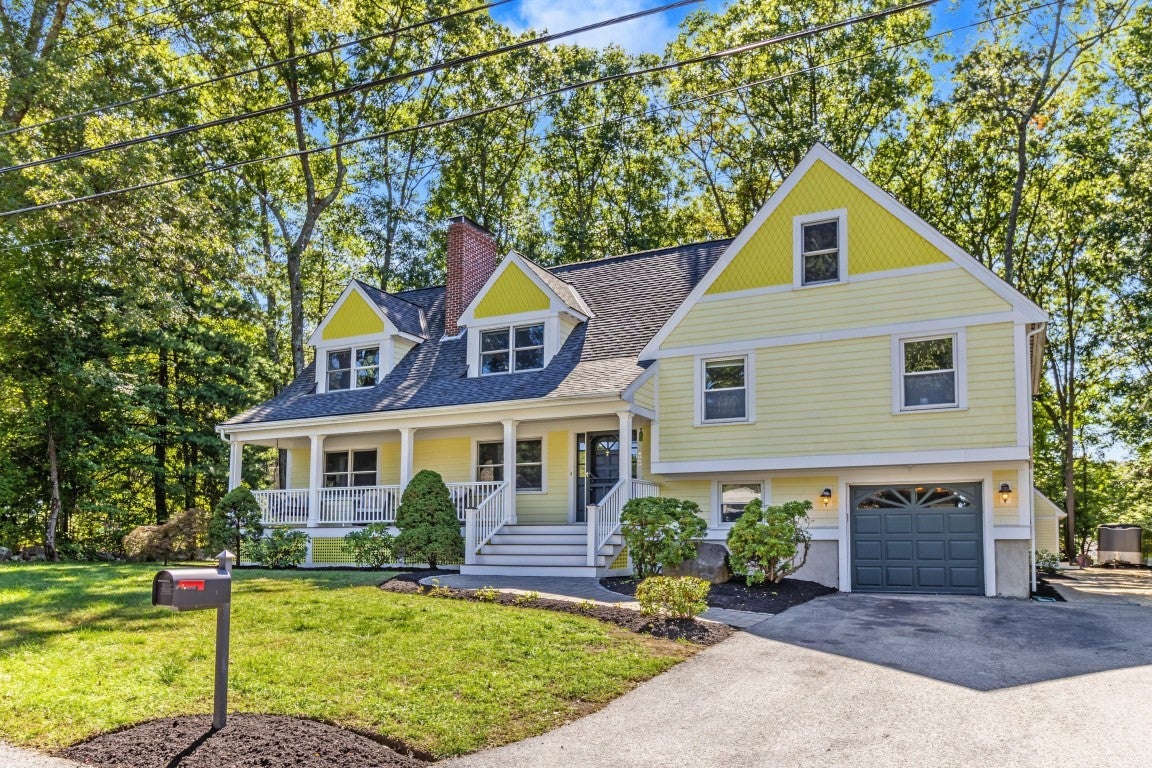 30 Sarah St, Burlington, MA Photo #2