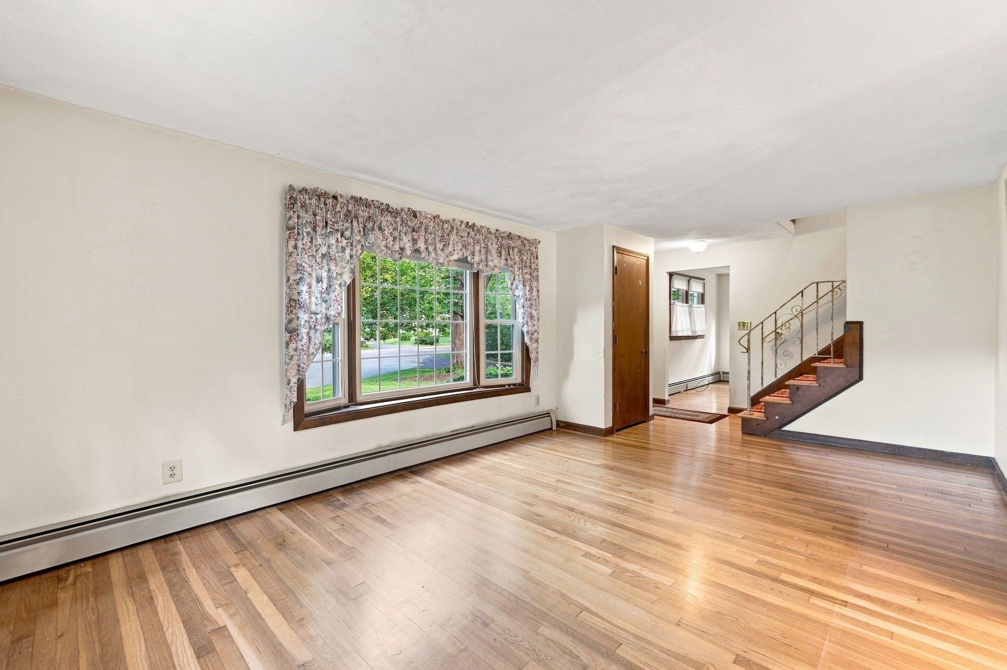 30 Ideal Ave, Chelmsford, MA Photo #13