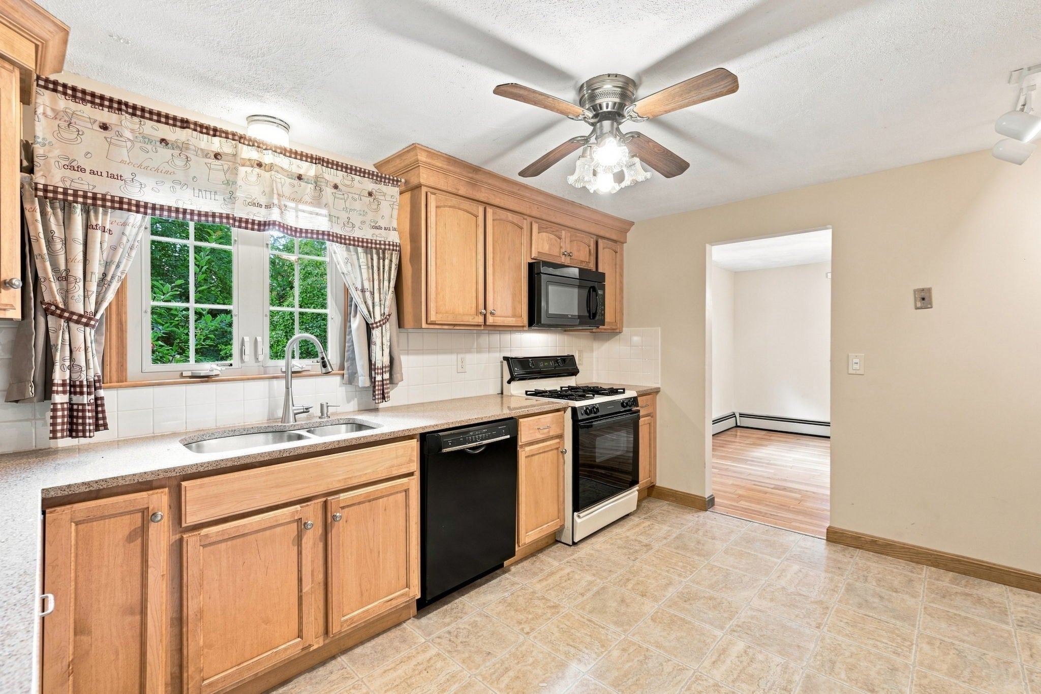 30 Ideal Ave, Chelmsford, MA Photo #7