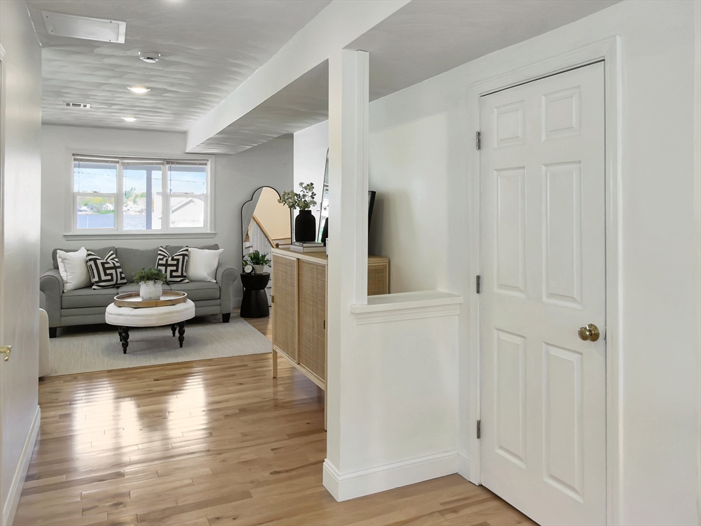 47 Woodbine Ave