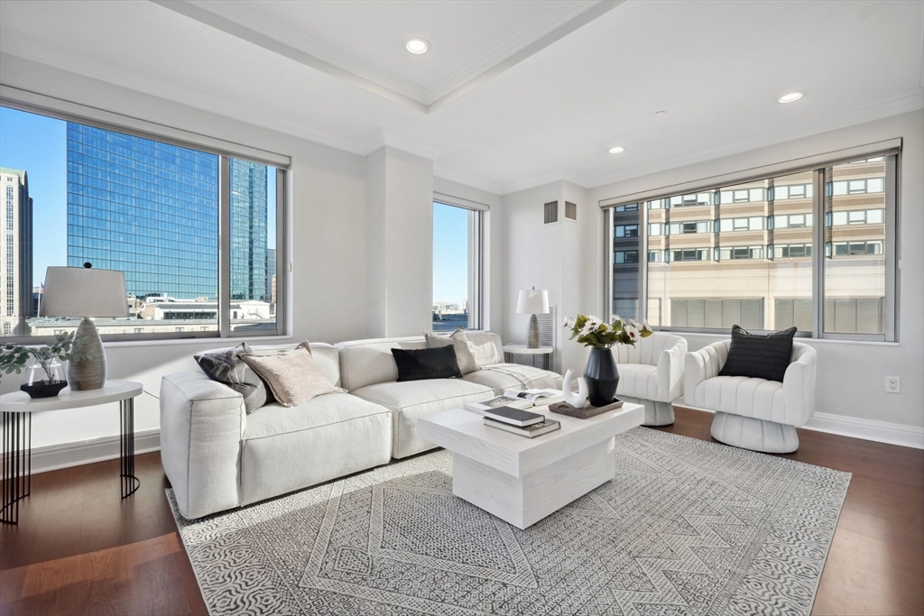 Boston, Massachusetts 02116, United States, 3 Bedrooms Bedrooms, ,3 BathroomsBathrooms,Residential,Active,85766