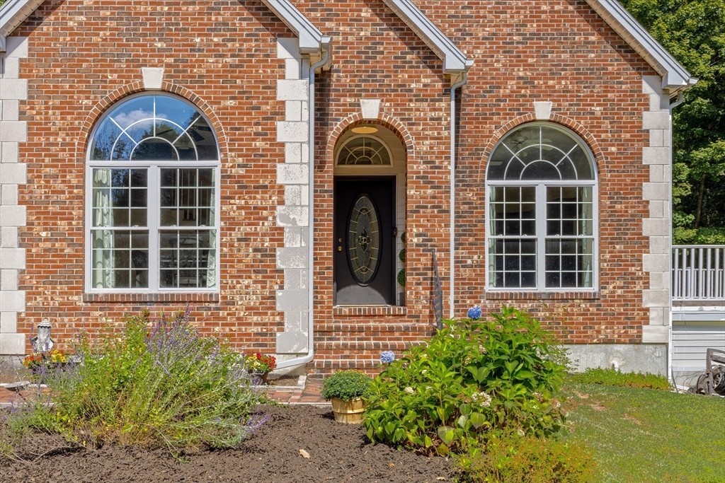3 Flagg Dr