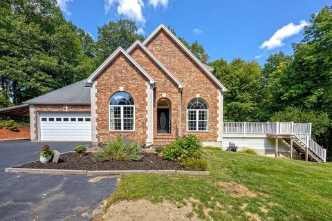 3 Flagg Dr Leicester MA 01524