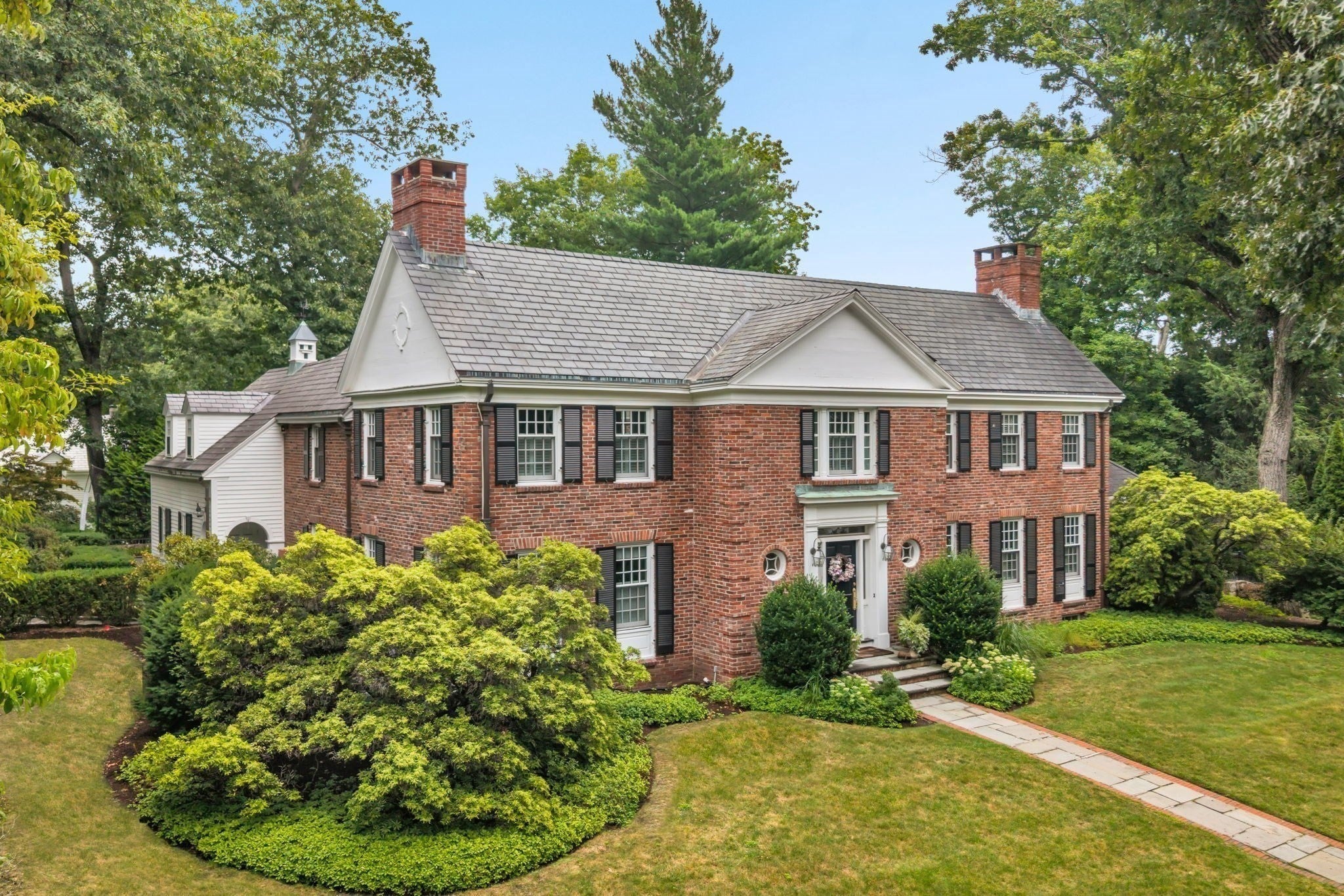 Photo of 135 Edmunds Road, Wellesley, MA