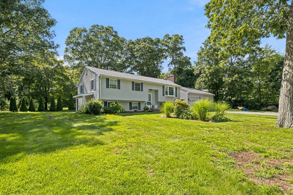 19 Sawdy Pond Avenue, Tiverton, RI, 19 Sawdy Pond Avenue, Tiverton, RI Photo #2