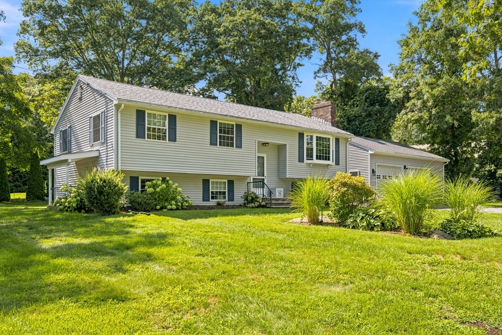 19 Sawdy Pond Avenue, Tiverton, RI, 19 Sawdy Pond Avenue, Tiverton, RI Photo #3