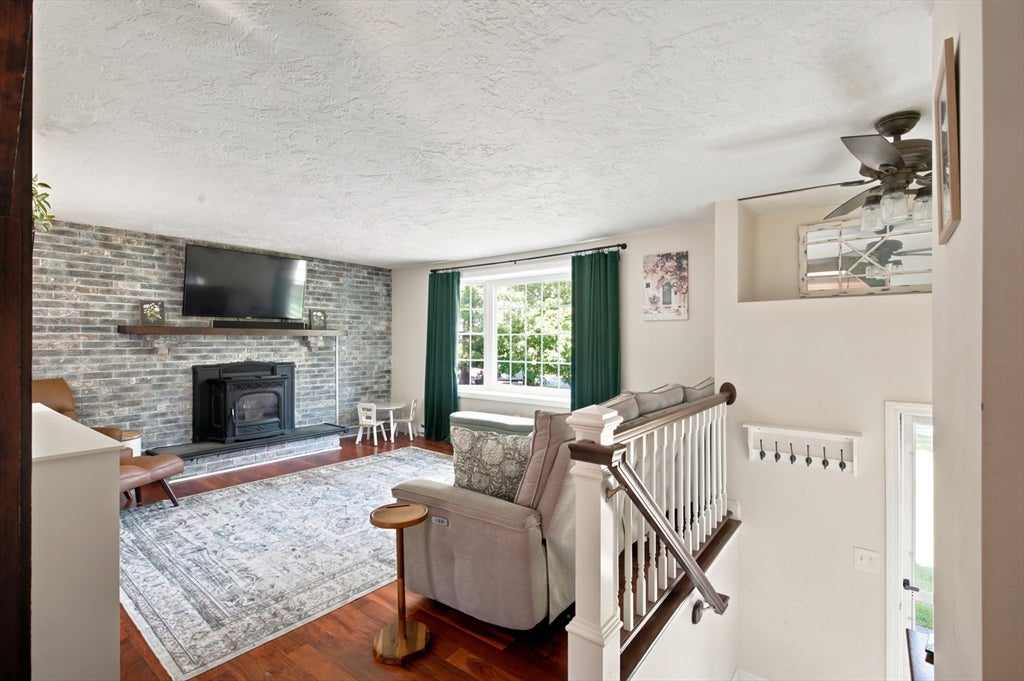 19 Sawdy Pond Avenue, Tiverton, RI, 19 Sawdy Pond Avenue, Tiverton, RI Photo #5