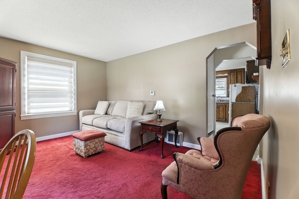 Springfield, Massachusetts 01118, United States, 3 Bedrooms Bedrooms, ,2 BathroomsBathrooms,Residential,Active,190990