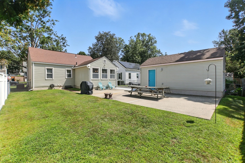 Springfield, Massachusetts 01118, United States, 3 Bedrooms Bedrooms, ,2 BathroomsBathrooms,Residential,Active,190990