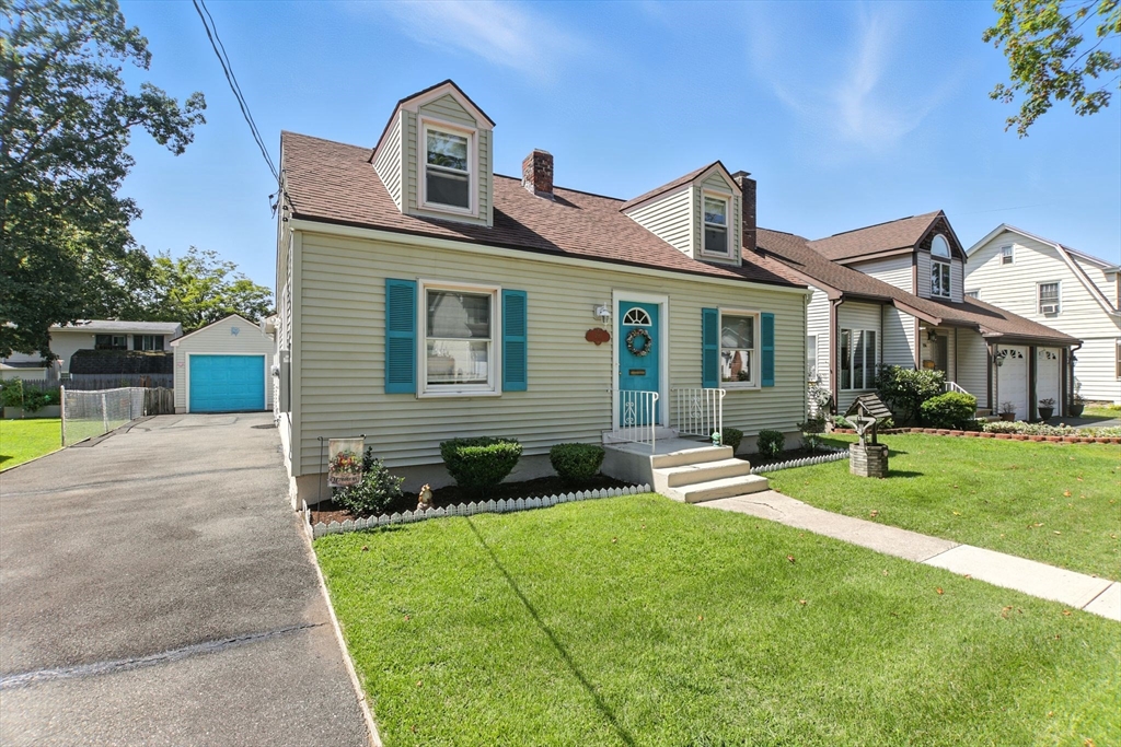 Springfield, Massachusetts 01118, United States, 3 Bedrooms Bedrooms, ,2 BathroomsBathrooms,Residential,Active,190990