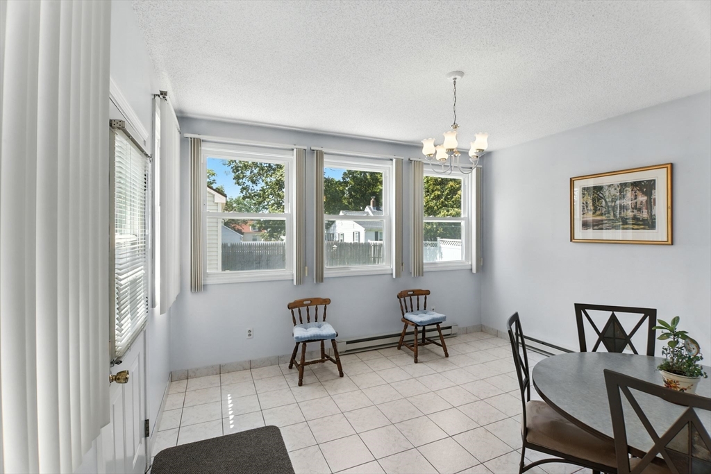 Springfield, Massachusetts 01118, United States, 3 Bedrooms Bedrooms, ,2 BathroomsBathrooms,Residential,Active,190990