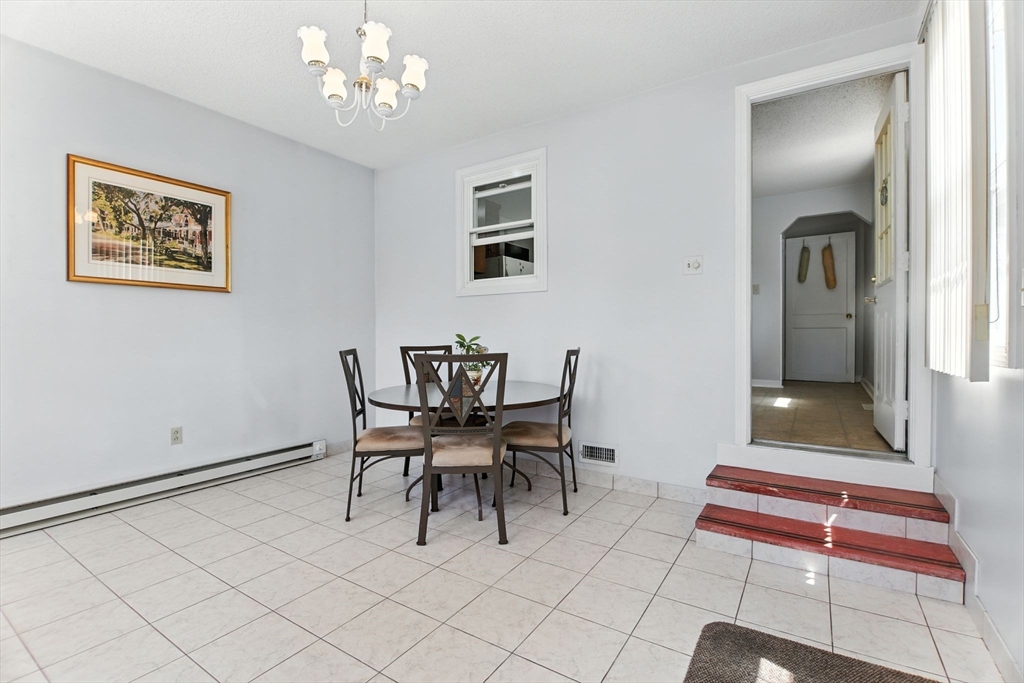 Springfield, Massachusetts 01118, United States, 3 Bedrooms Bedrooms, ,2 BathroomsBathrooms,Residential,Active,190990