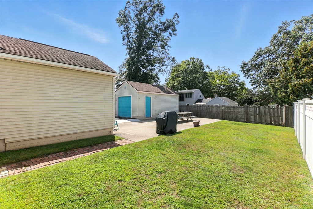 Springfield, Massachusetts 01118, United States, 3 Bedrooms Bedrooms, ,2 BathroomsBathrooms,Residential,Active,190990