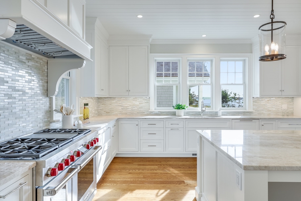 Orleans, Massachusetts 02653, United States, 5 Bedrooms Bedrooms, ,8 BathroomsBathrooms,Residential,Active,43345