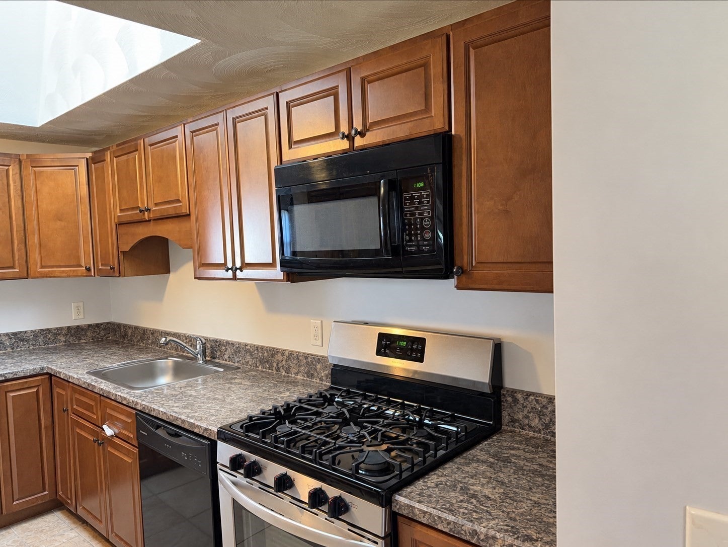 70 Frye Rd, Methuen, MA, 70 Frye Rd, Methuen, MA Photo #6