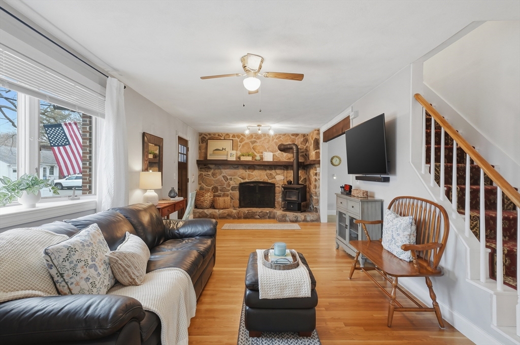 1 Mountain St
