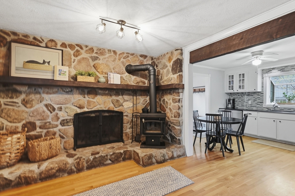 1 Mountain St