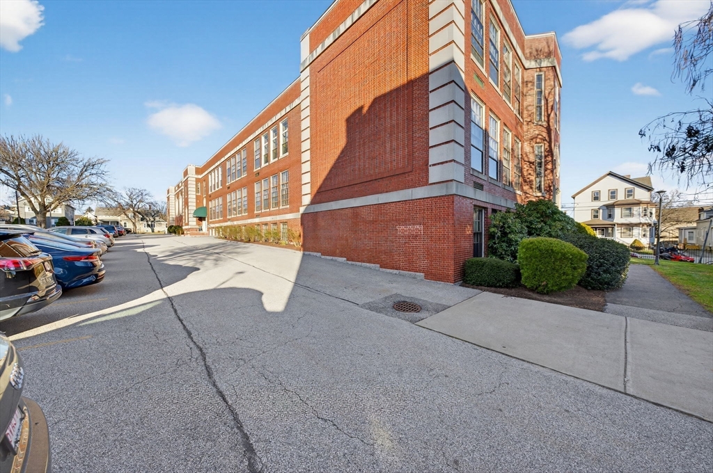 171 Ogrady St 303 aka 26