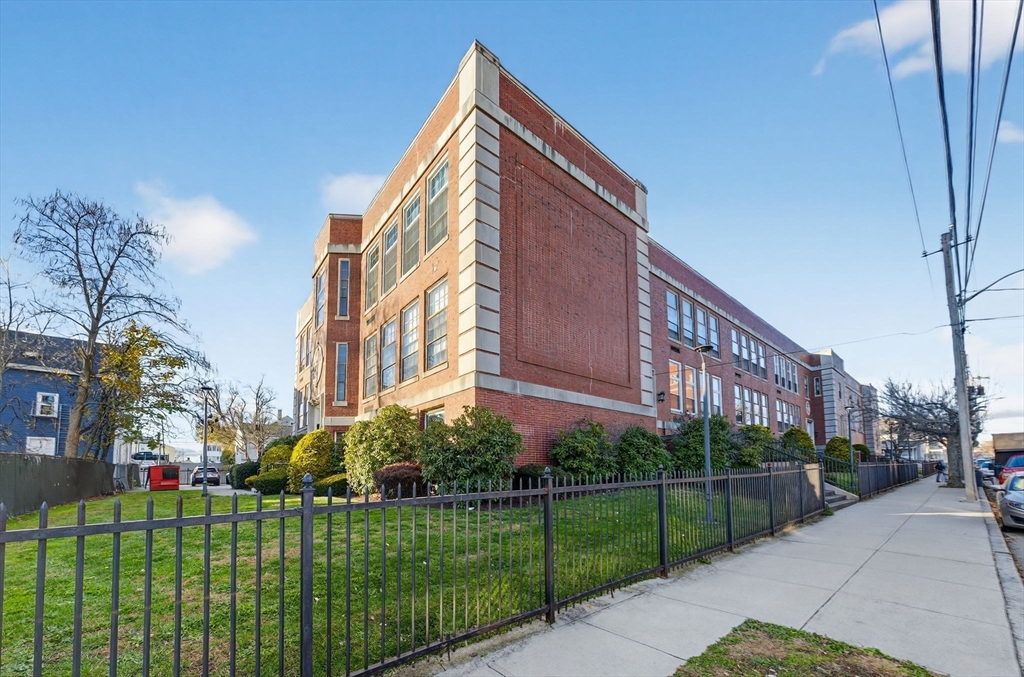 171 Ogrady St 303 aka 26