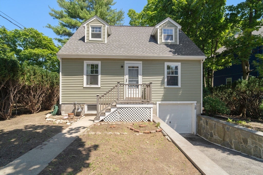 29 Laurel St, Arlington, MA Photo #2