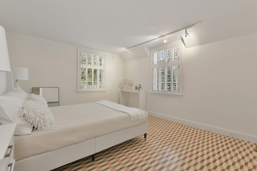 Brookline, Massachusetts 02467, United States, 5 Bedrooms Bedrooms, ,5 BathroomsBathrooms,Residential,Active,93535